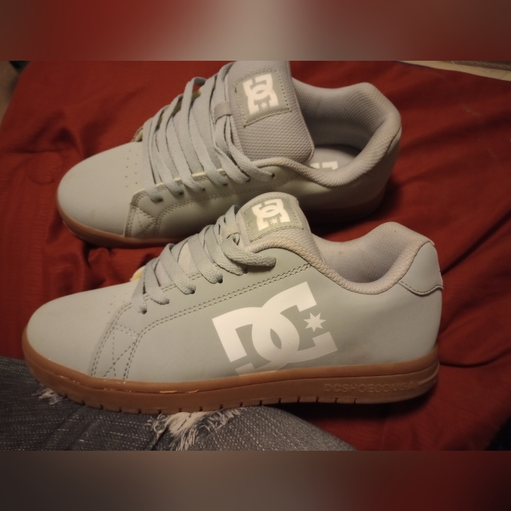 Women's shoes